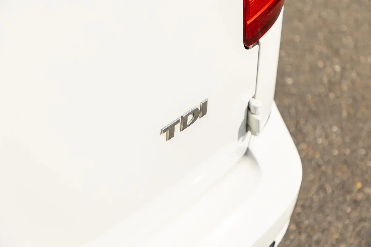 2.0 TDI L1H1 Trekhaak I 17 Inch I Verlaagd I Kasteninrichting I Airco I Cruise I CarPlay I NAP