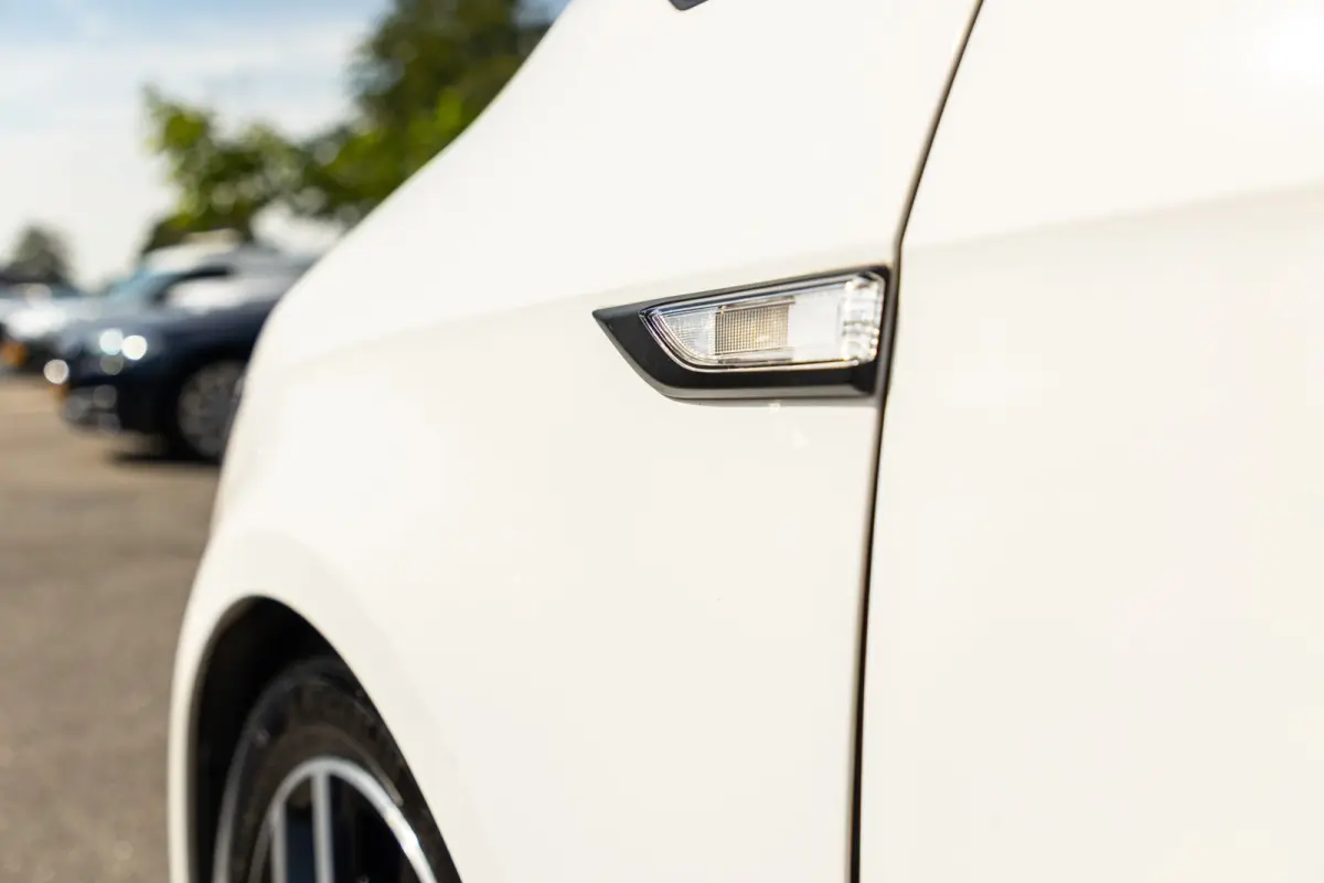 2.0 TDI L1H1 Trekhaak I 17 Inch I Verlaagd I Kasteninrichting I Airco I Cruise I CarPlay I NAP