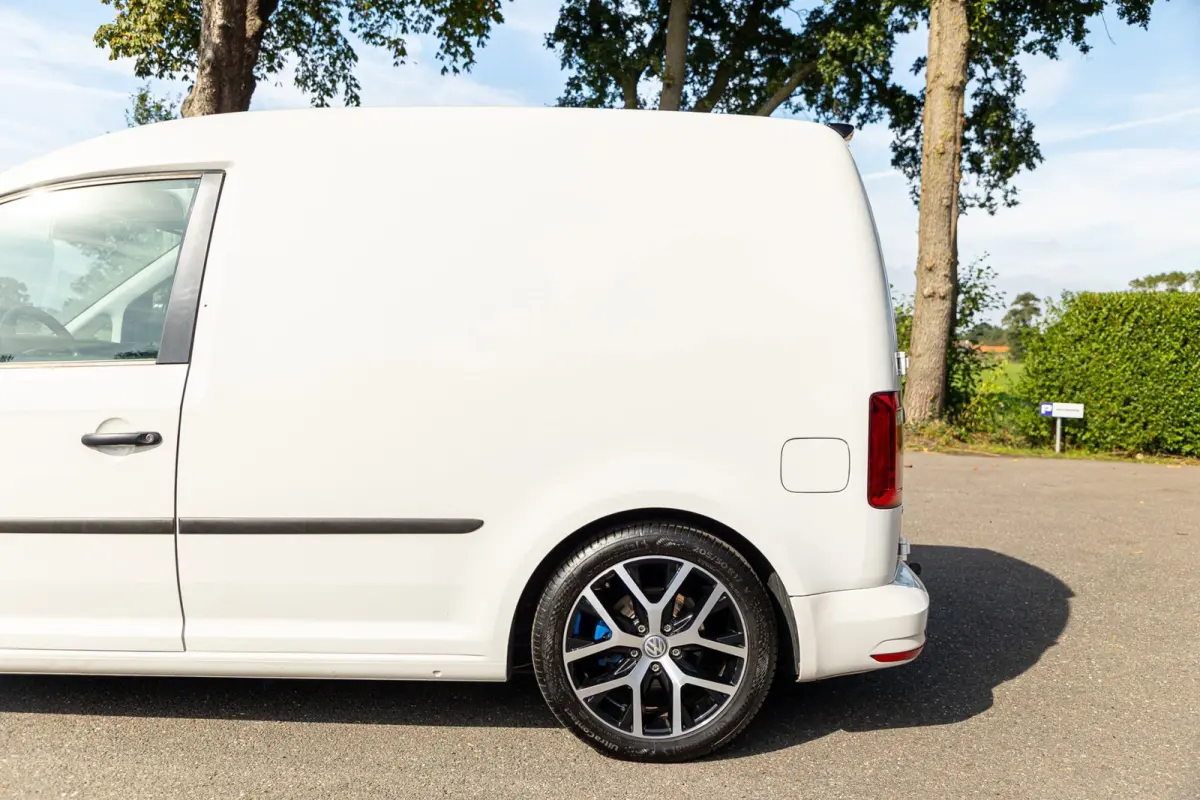 2.0 TDI L1H1 Trekhaak I 17 Inch I Verlaagd I Kasteninrichting I Airco I Cruise I CarPlay I NAP