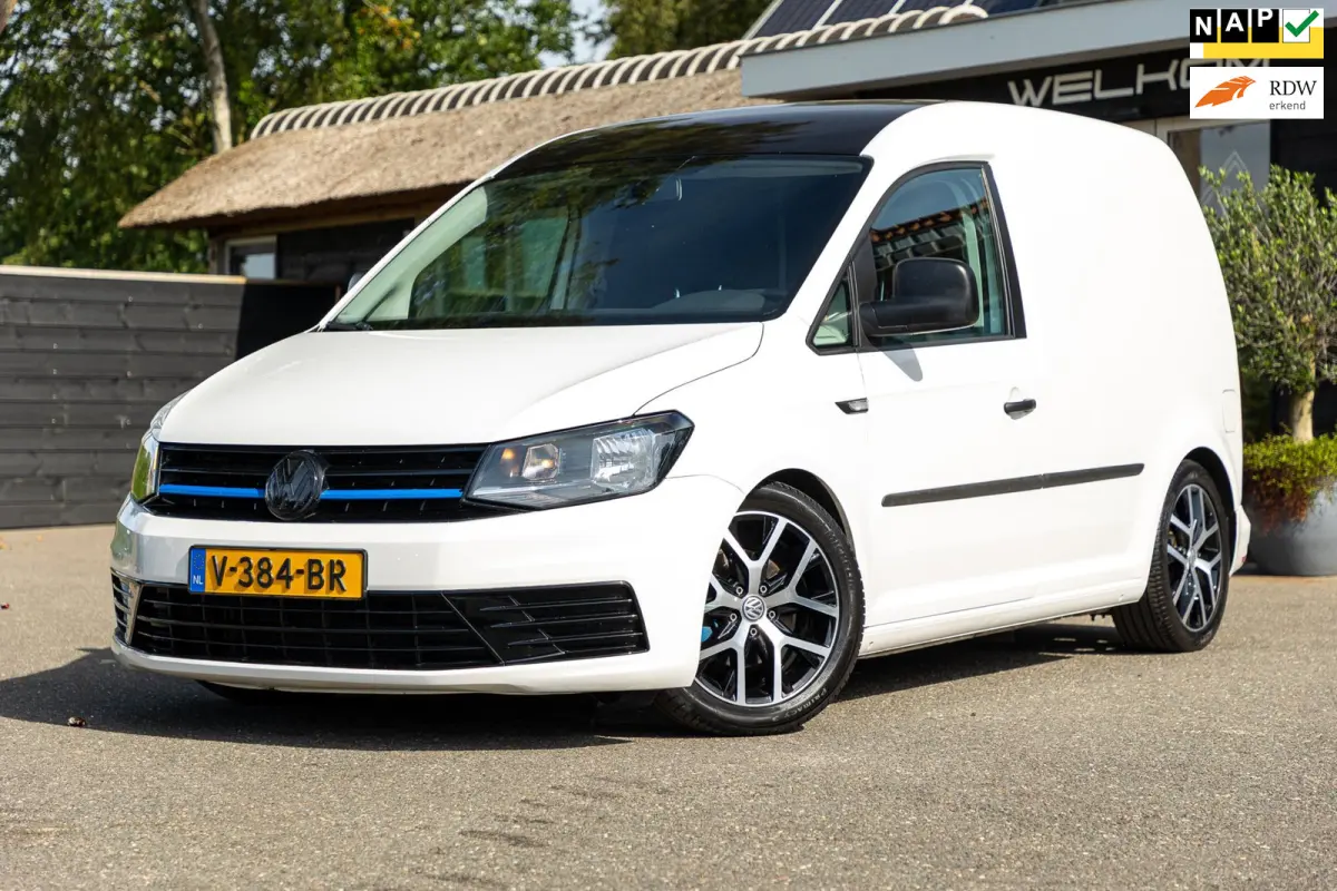2.0 TDI L1H1 Trekhaak I 17 Inch I Verlaagd I Kasteninrichting I Airco I Cruise I CarPlay I NAP