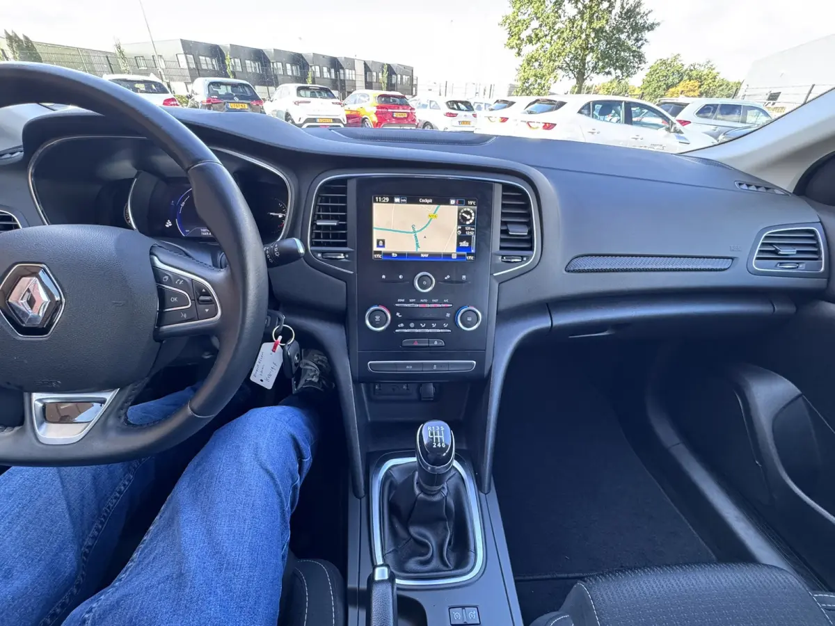 1.5 Blue dCi Limited, Marge, Euro 6, Apple Carplay, PDC,