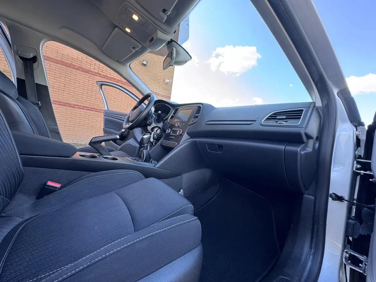 1.5 Blue dCi Limited, Marge, Euro 6, Apple Carplay, PDC,