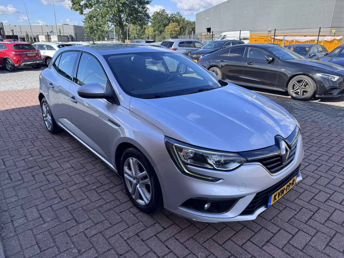 1.5 Blue dCi Limited, Marge, Euro 6, Apple Carplay, PDC,