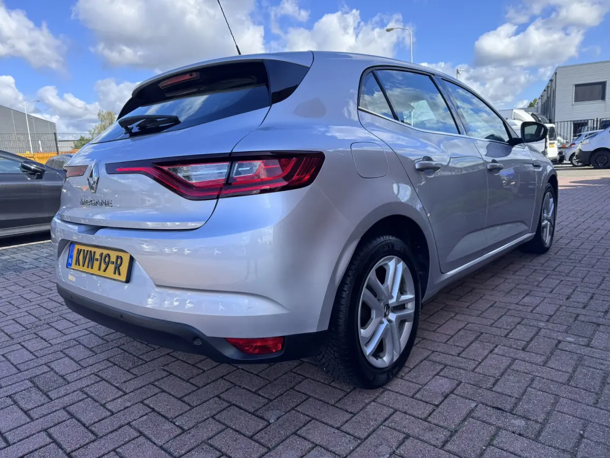 1.5 Blue dCi Limited, Marge, Euro 6, Apple Carplay, PDC,