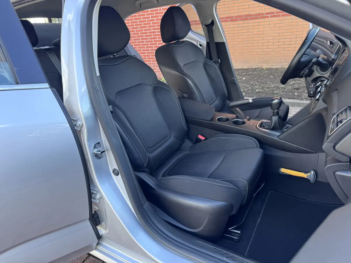 1.5 Blue dCi Limited, Marge, Euro 6, Apple Carplay, PDC,