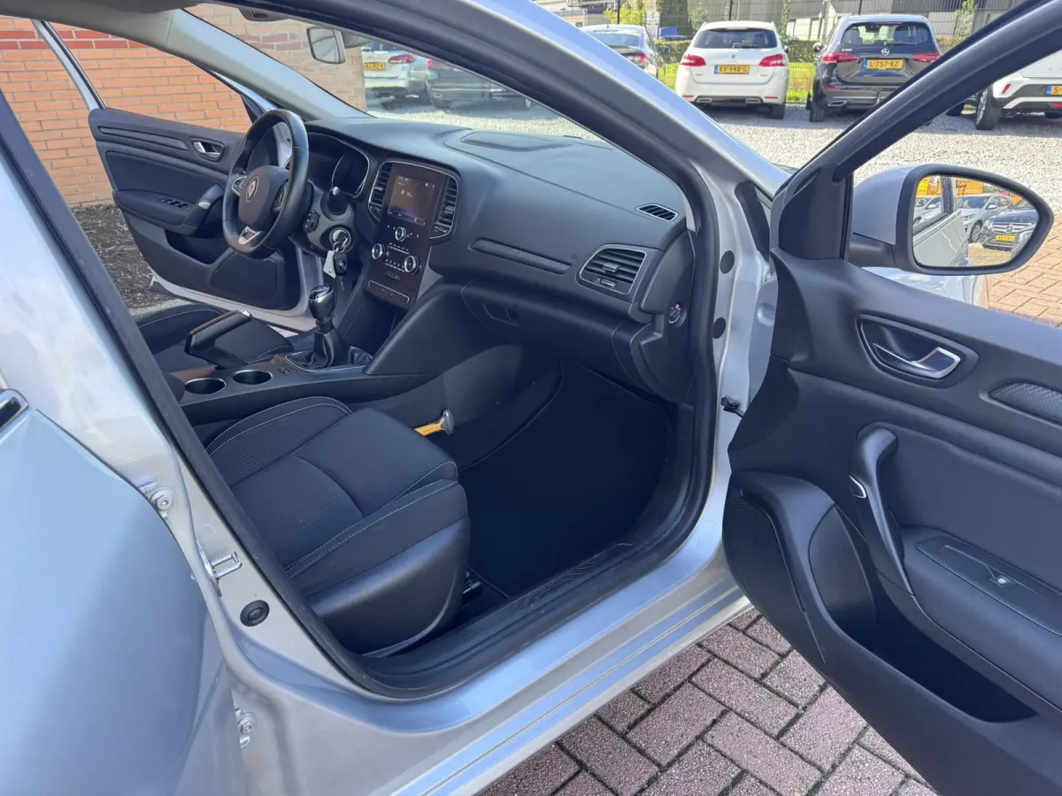 1.5 Blue dCi Limited, Marge, Euro 6, Apple Carplay, PDC,