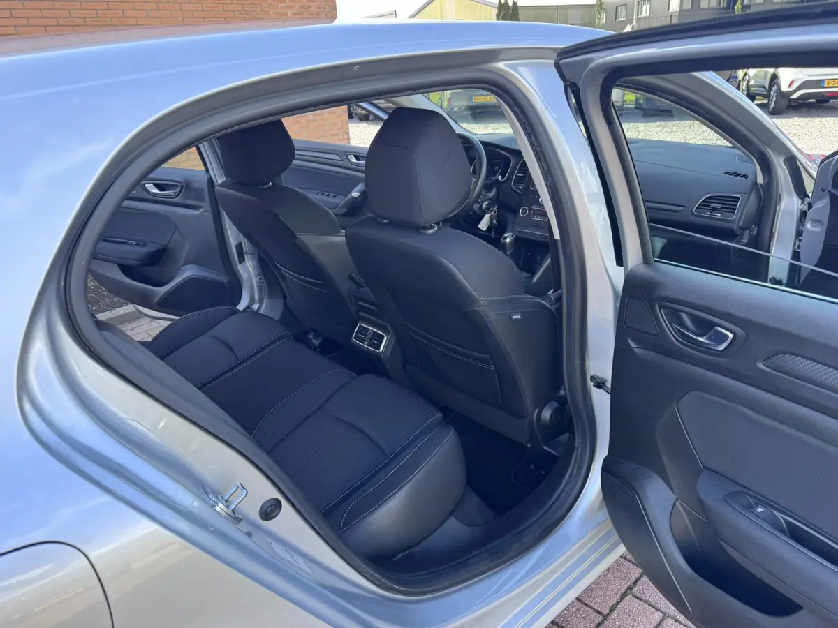 1.5 Blue dCi Limited, Marge, Euro 6, Apple Carplay, PDC,