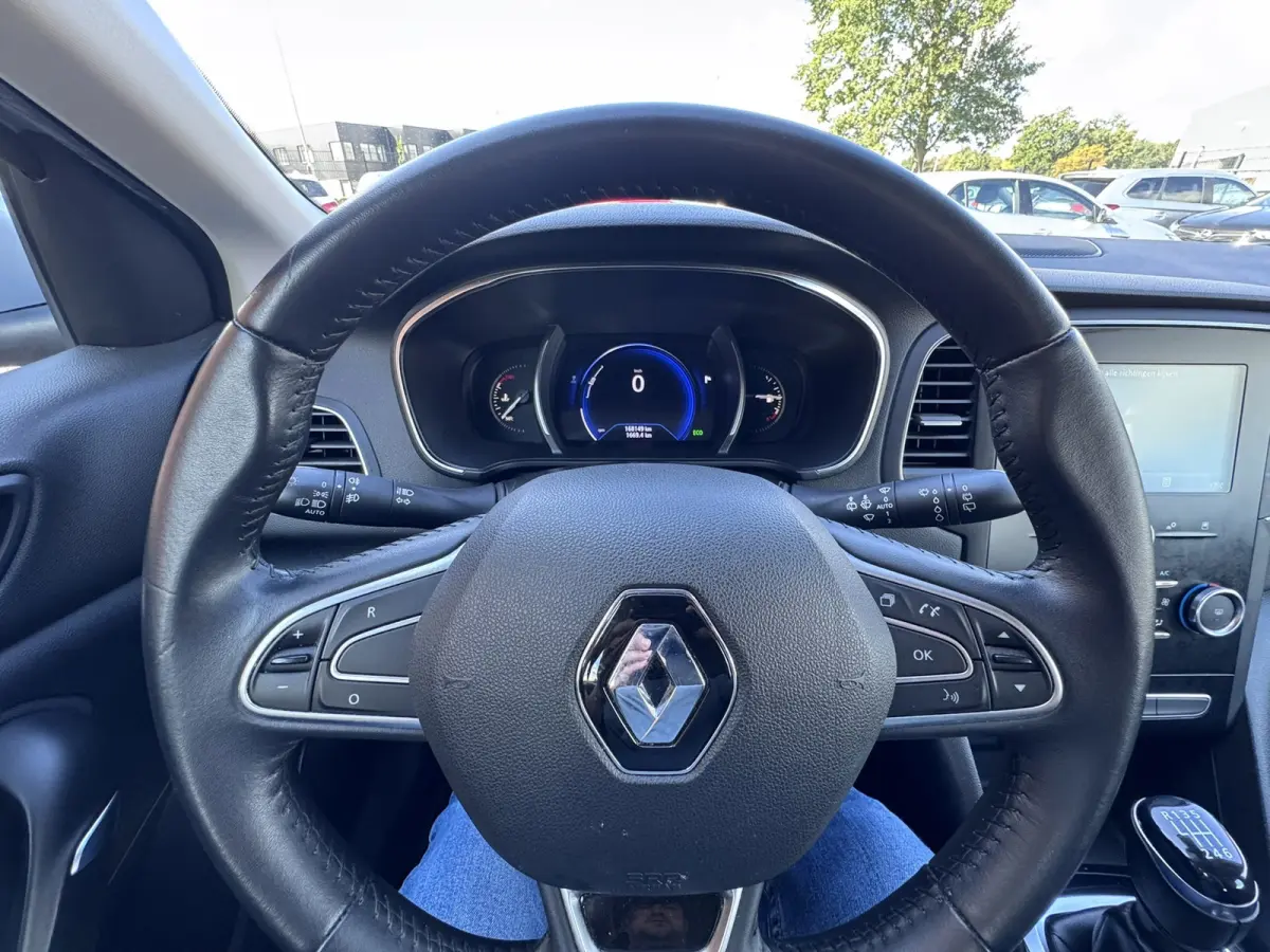 1.5 Blue dCi Limited, Marge, Euro 6, Apple Carplay, PDC,