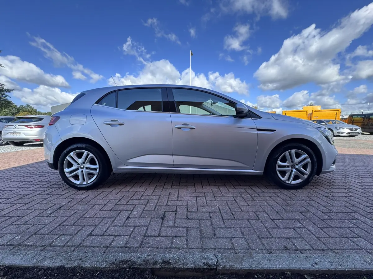 1.5 Blue dCi Limited, Marge, Euro 6, Apple Carplay, PDC,