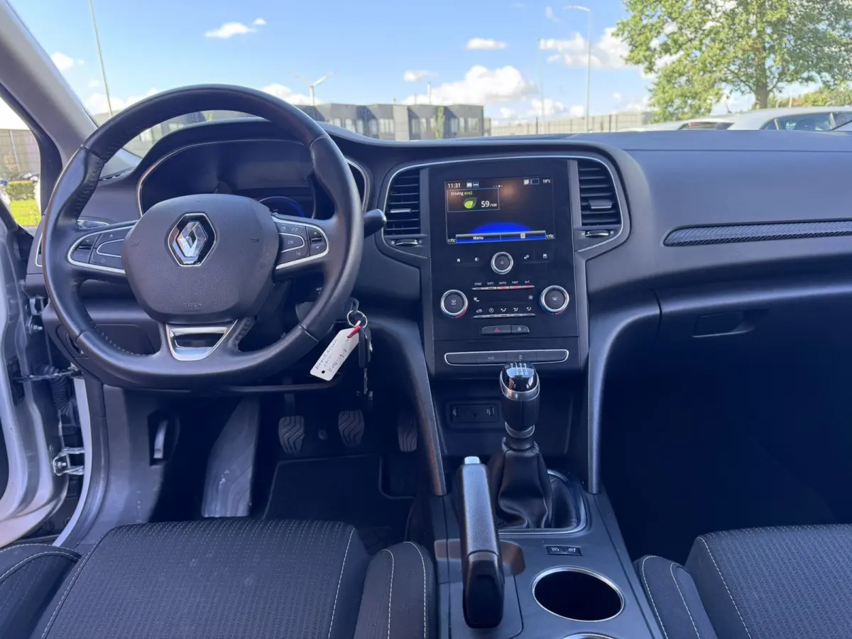1.5 Blue dCi Limited, Marge, Euro 6, Apple Carplay, PDC,