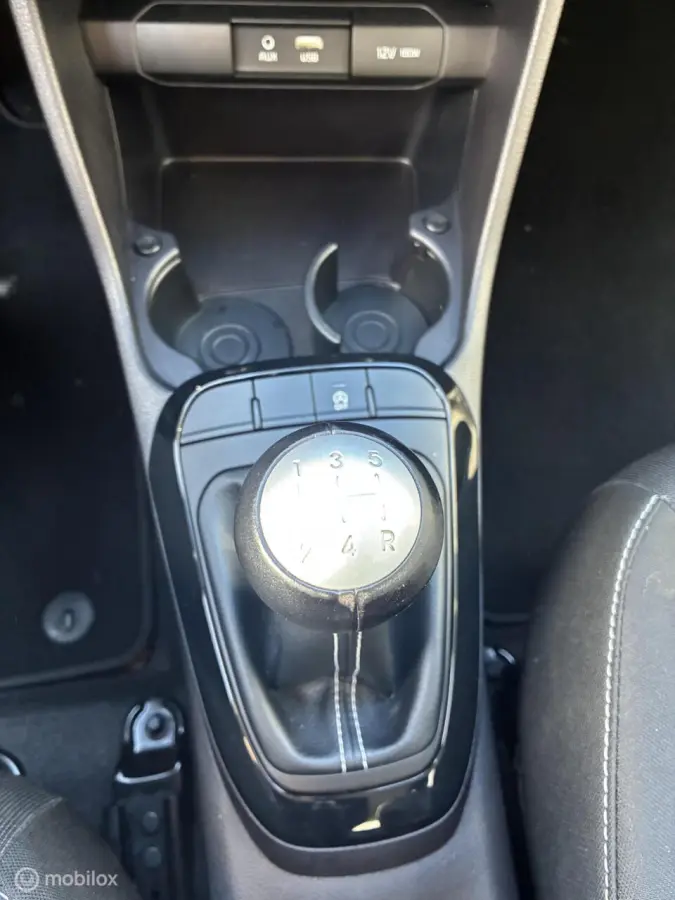 1.0 MPi DynamicLine | Camera | Apple CarPlay | Wit | 78.082 km