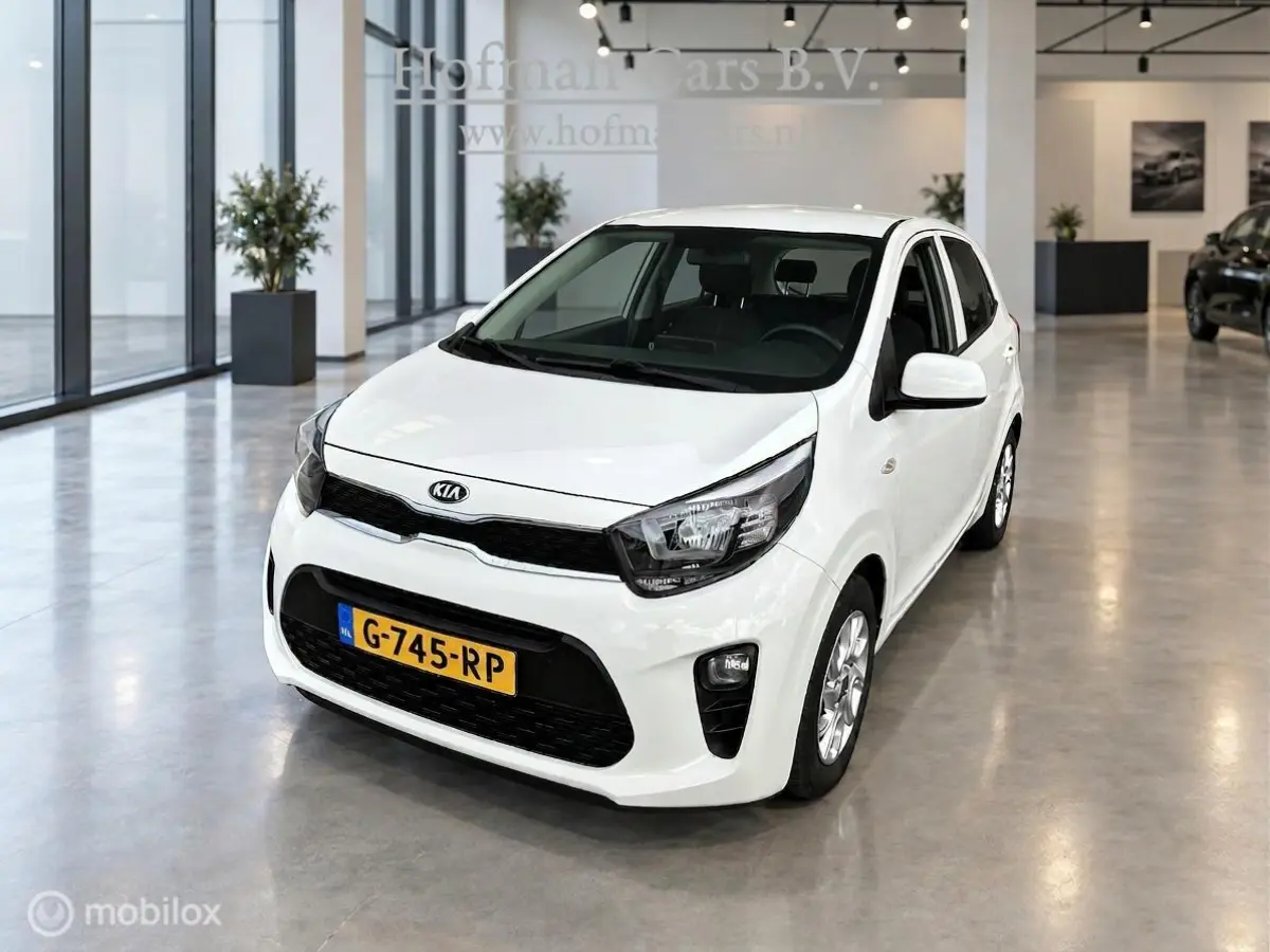 1.0 MPi DynamicLine | Camera | Apple CarPlay | Wit | 78.082 km