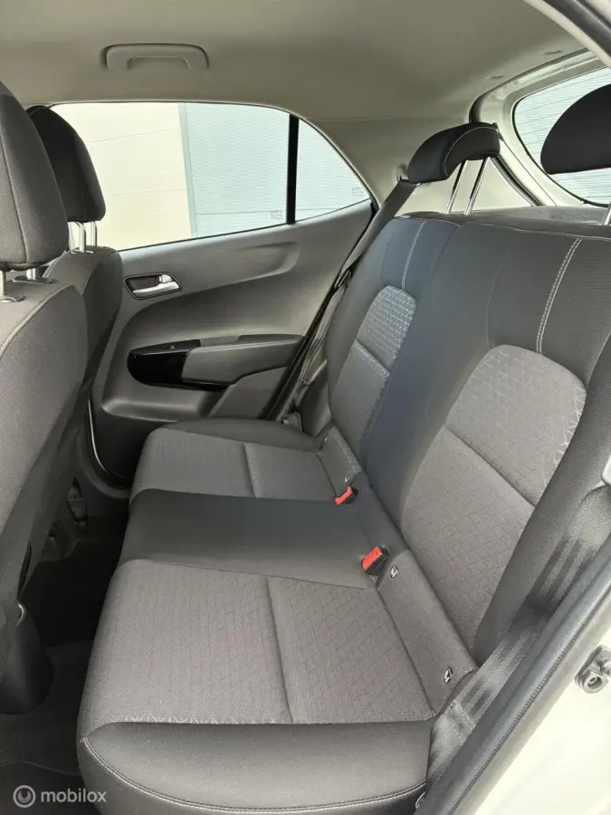 1.0 MPi DynamicLine | Camera | Apple CarPlay | Wit | 78.082 km