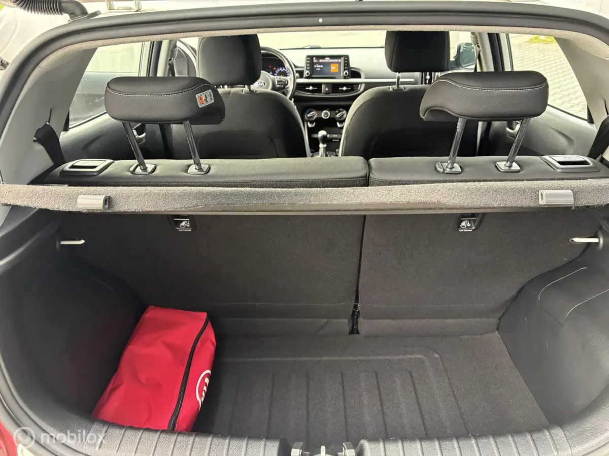 1.0 MPi DynamicLine | Camera | Apple CarPlay | Wit | 78.082 km