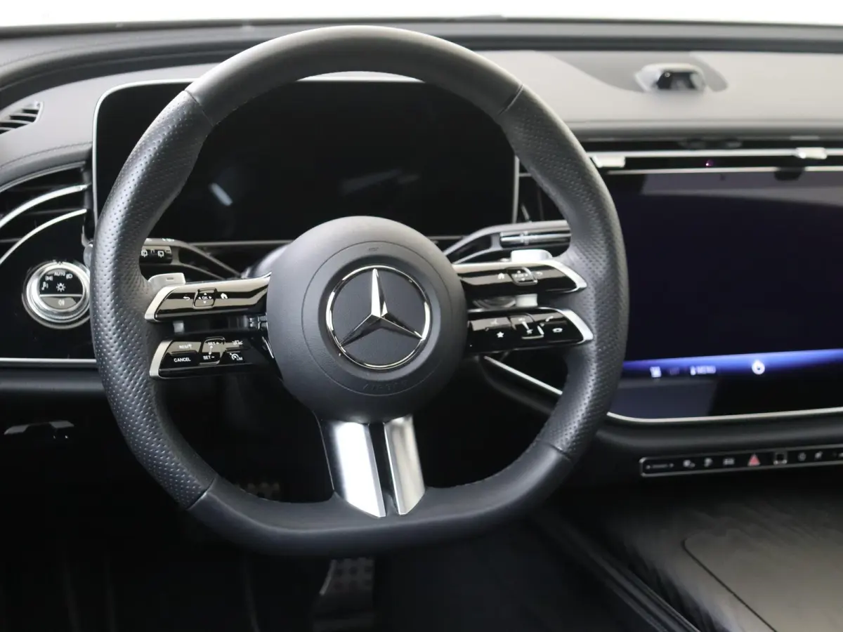 300 e AMG Line Panoramadak / Stoel verwarming-verkoeling / 20' / Superscreen / Memory