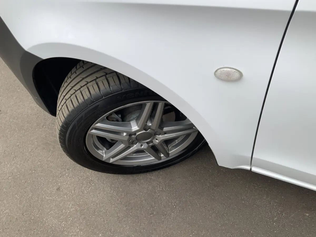 111 CDI Functional Lang Airco 3 Zits Navi Imperiaal Trekhaak 2000 kg Alu Velg Euro 5