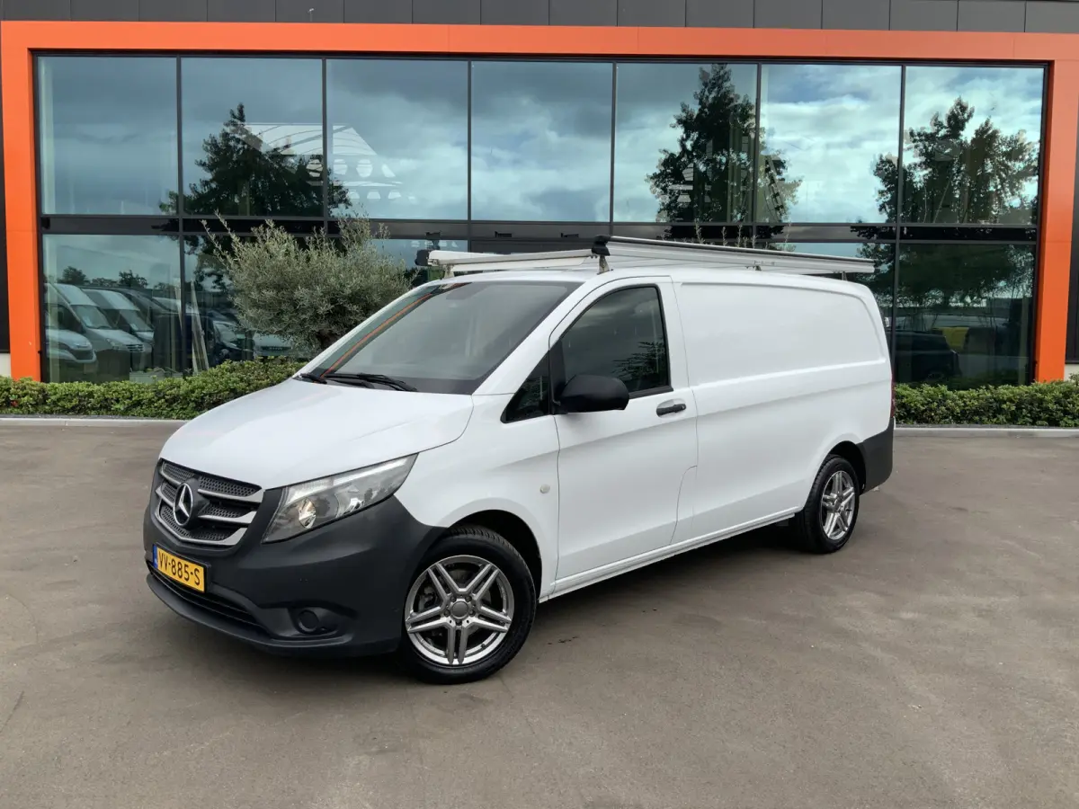 111 CDI Functional Lang Airco 3 Zits Navi Imperiaal Trekhaak 2000 kg Alu Velg Euro 5
