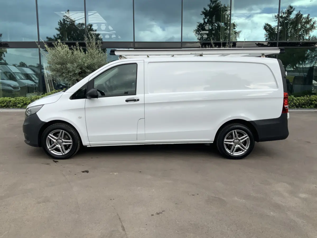 111 CDI Functional Lang Airco 3 Zits Navi Imperiaal Trekhaak 2000 kg Alu Velg Euro 5
