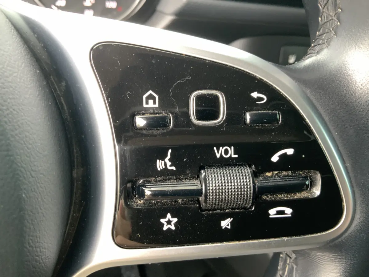 Benzine 110 L1 Base Benzine Airco Cruise Scherm Navi Alu Velg Euro 6