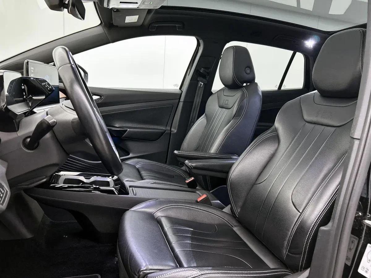 77kWh 150kW Pro Performance | Apple Carplay / Android Auto | Achteruitrijcamera | Parkeersensoren | Stoelverwarming | Panoramadak |
