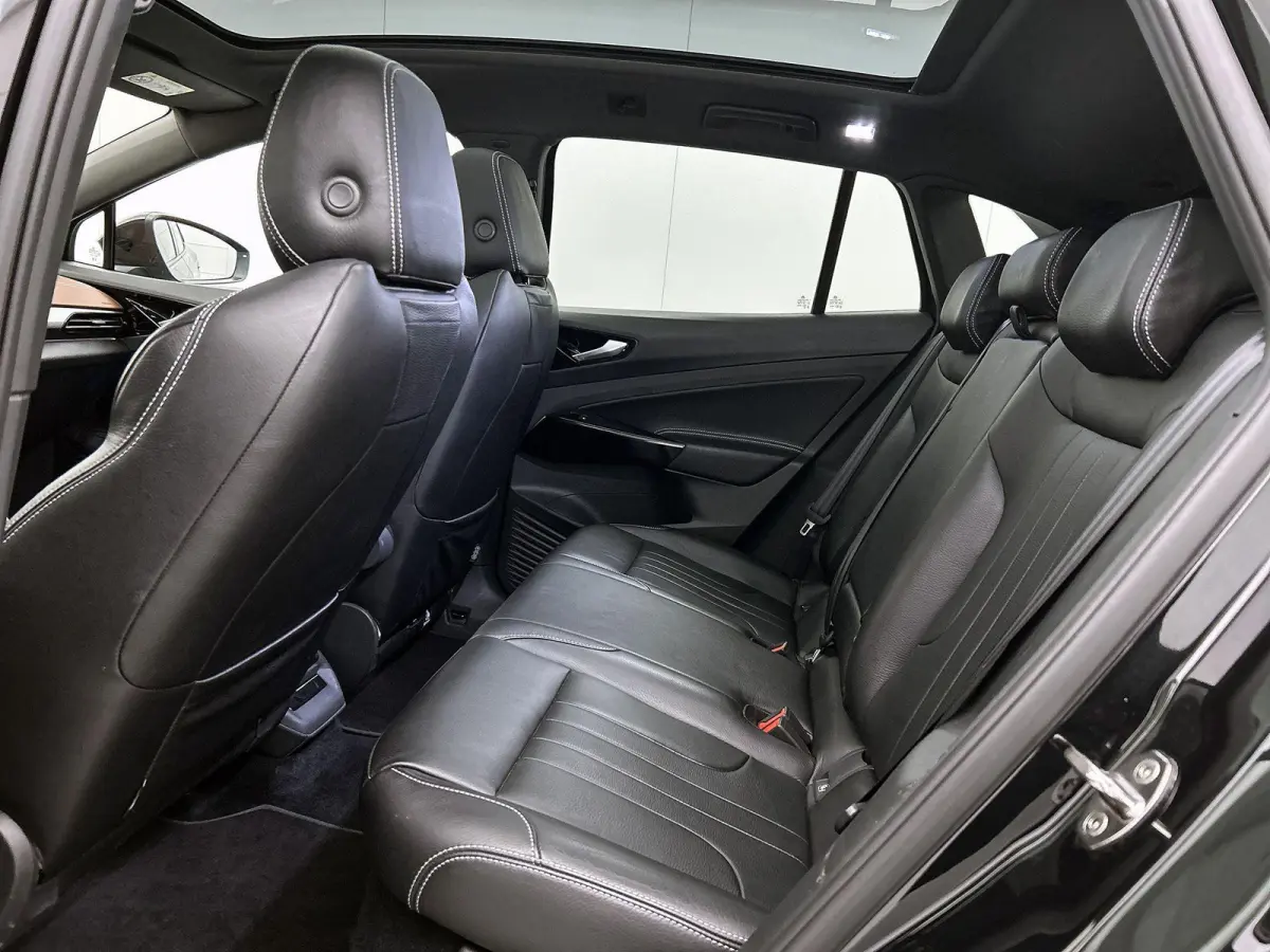 77kWh 150kW Pro Performance | Apple Carplay / Android Auto | Achteruitrijcamera | Parkeersensoren | Stoelverwarming | Panoramadak |