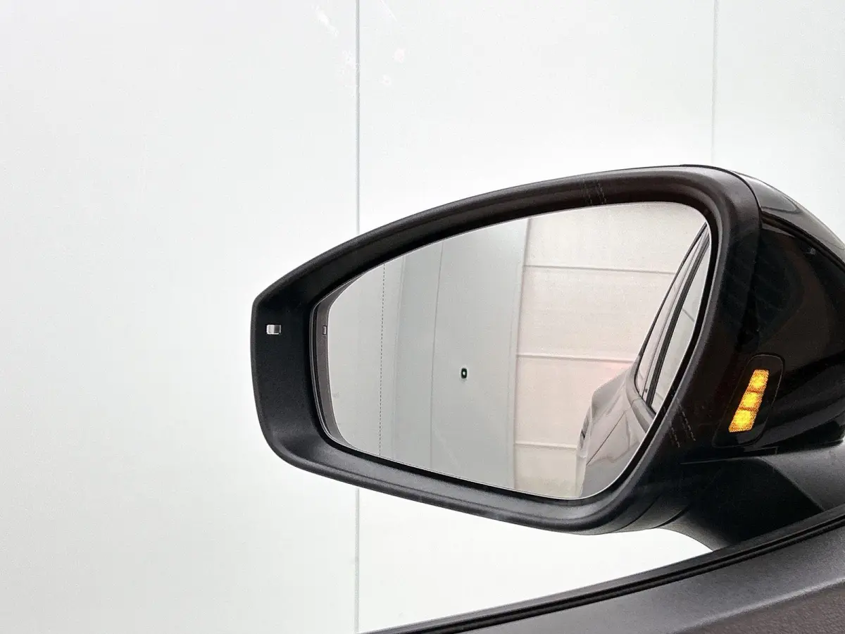 77kWh 150kW Pro Performance | Apple Carplay / Android Auto | Achteruitrijcamera | Parkeersensoren | Stoelverwarming | Panoramadak |