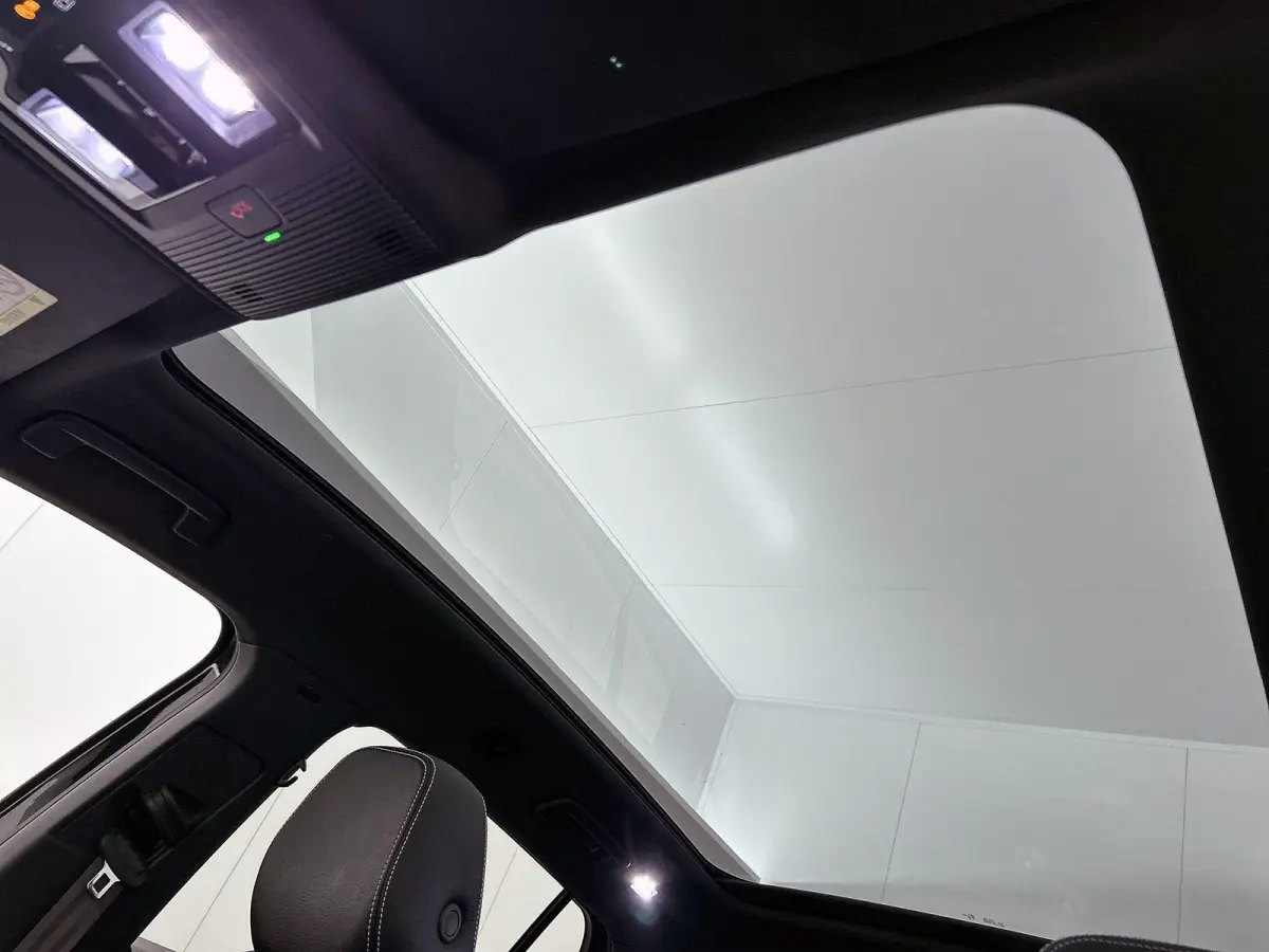 77kWh 150kW Pro Performance | Apple Carplay / Android Auto | Achteruitrijcamera | Parkeersensoren | Stoelverwarming | Panoramadak |