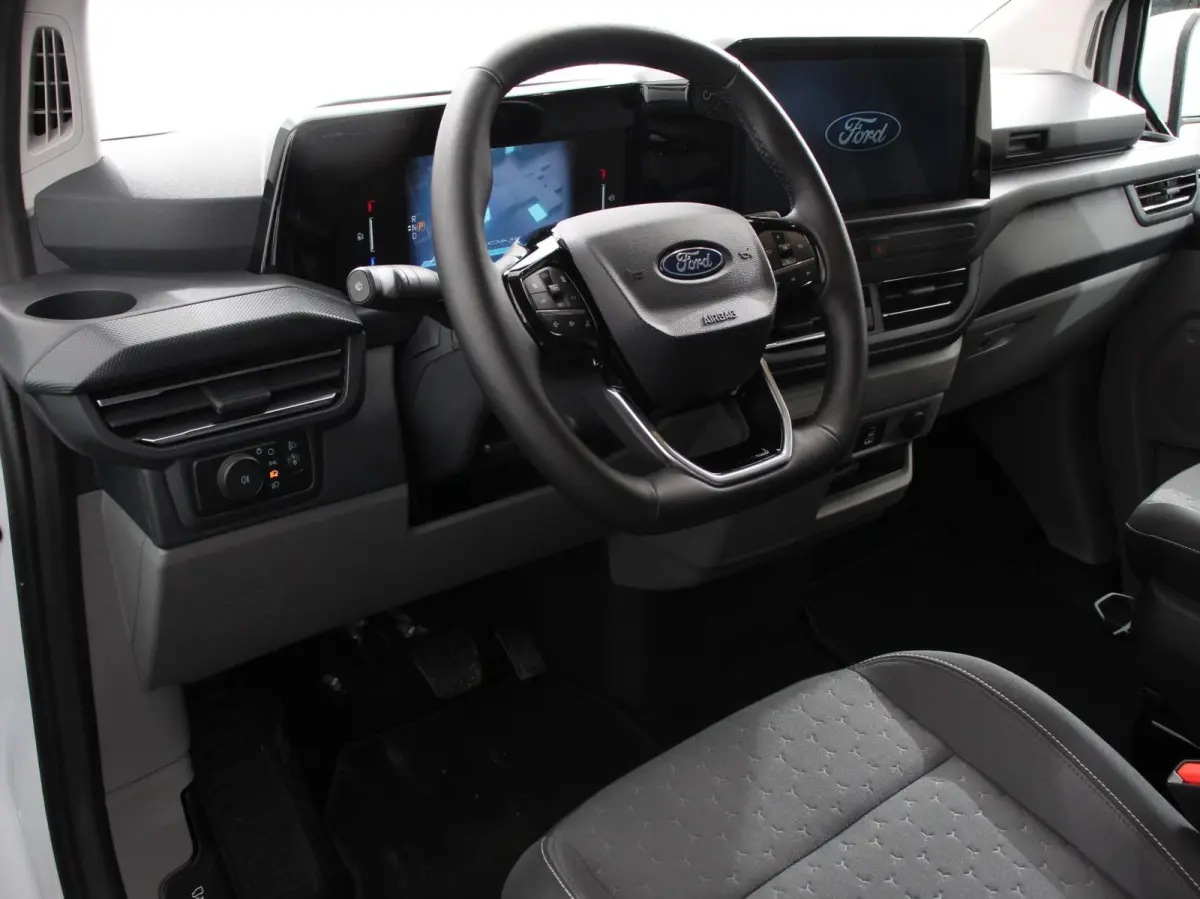 340 L2H1 Limited 65 kWh 8 persoons Automaat Cruise Control Airco Lichtmetalen Velgen