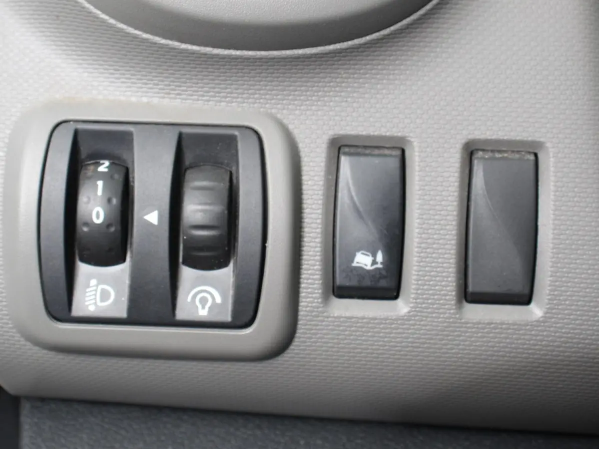 1.6 dCi Zen Energy 9persoons PERSONENBUS Prijs incl. btw/bpm Airco Trekhaak Radio Elektrische pakket