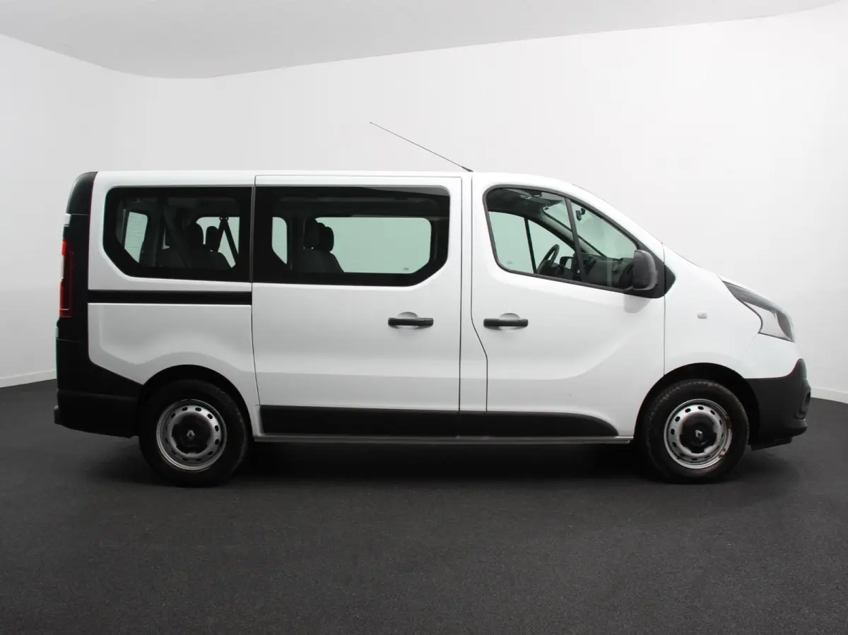 1.6 dCi Zen Energy 9persoons PERSONENBUS Prijs incl. btw/bpm Airco Trekhaak Radio Elektrische pakket