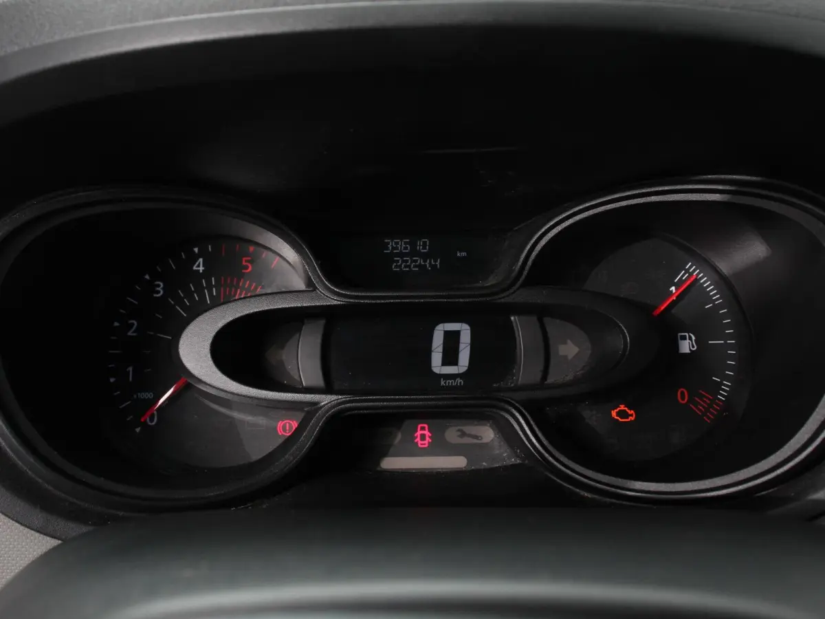 1.6 dCi Zen Energy 9persoons PERSONENBUS Prijs incl. btw/bpm Airco Trekhaak Radio Elektrische pakket