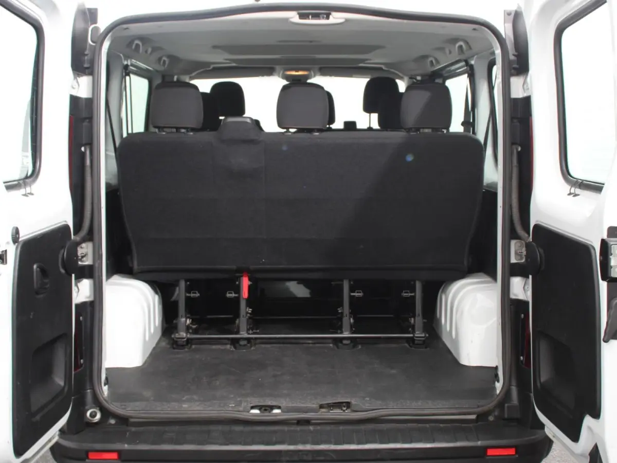 1.6 dCi Zen Energy 9persoons PERSONENBUS Prijs incl. btw/bpm Airco Trekhaak Radio Elektrische pakket