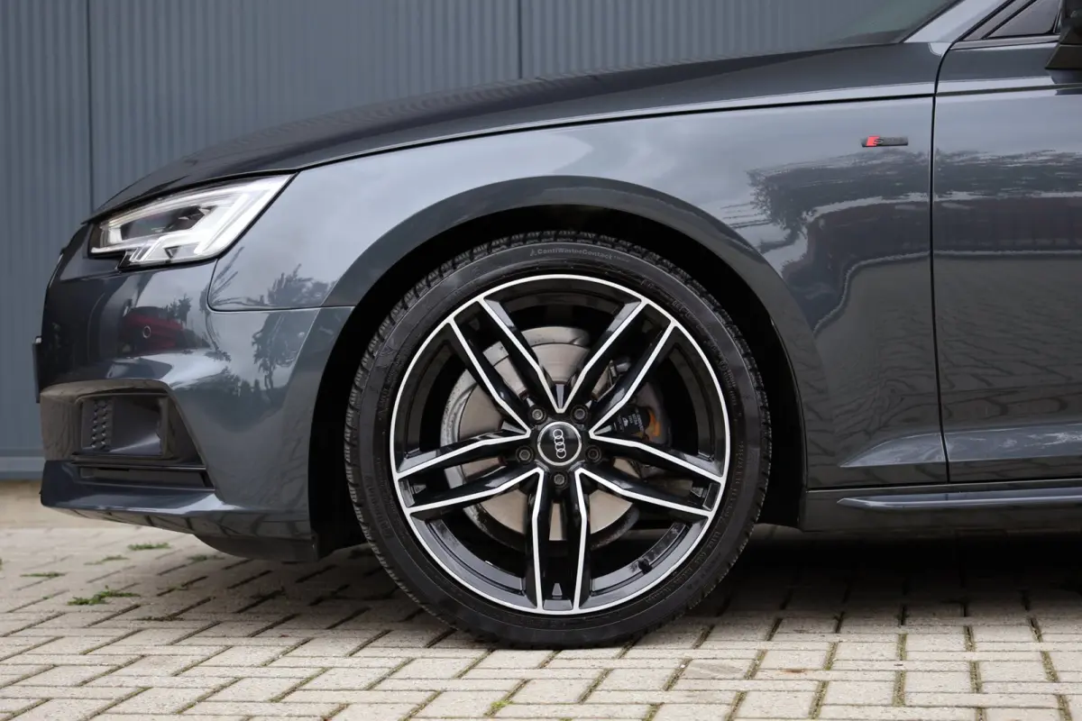 2.0 TFSI S-line Black Optiek | panoramadak | B&O | adap. cruise | keyless entry | virtual cockpit | lane assist
