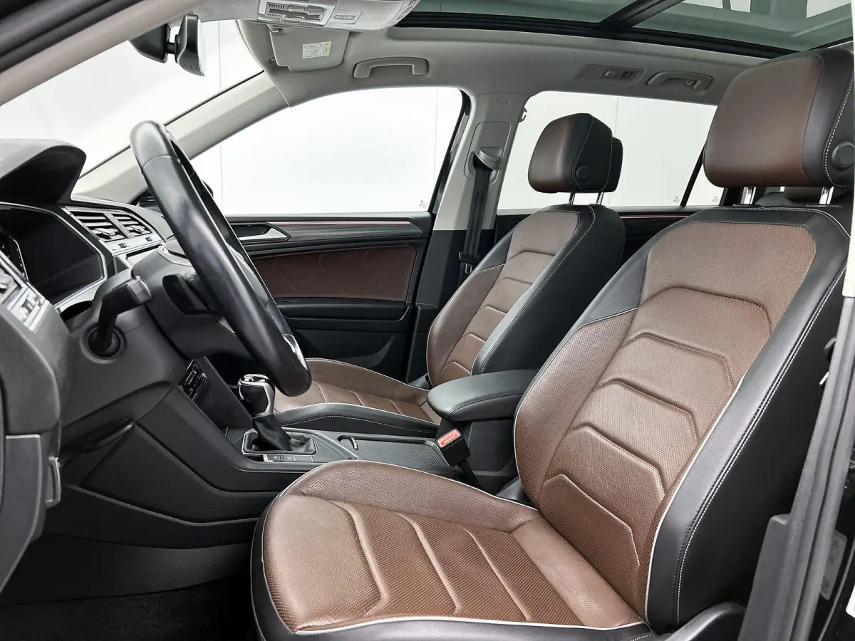 1.5 TSI DSG Life Business | Panoramadak | Harman / Kardon | Achteruitrijcamera | Lederen Bekleding | Stoelverwarming | Lichtmetalen Velgen |