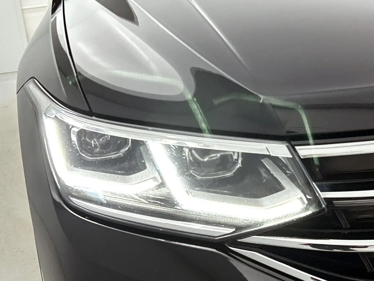1.5 TSI DSG Life Business | Panoramadak | Harman / Kardon | Achteruitrijcamera | Lederen Bekleding | Stoelverwarming | Lichtmetalen Velgen |