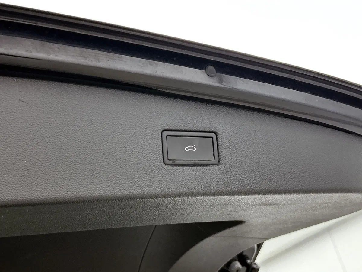 1.5 TSI DSG Life Business | Panoramadak | Harman / Kardon | Achteruitrijcamera | Lederen Bekleding | Stoelverwarming | Lichtmetalen Velgen |