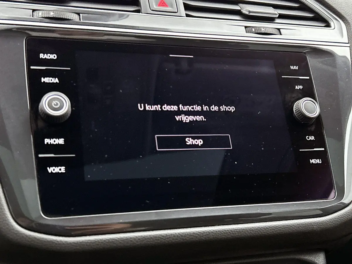 1.5 TSI DSG Life Business | Panoramadak | Harman / Kardon | Achteruitrijcamera | Lederen Bekleding | Stoelverwarming | Lichtmetalen Velgen |