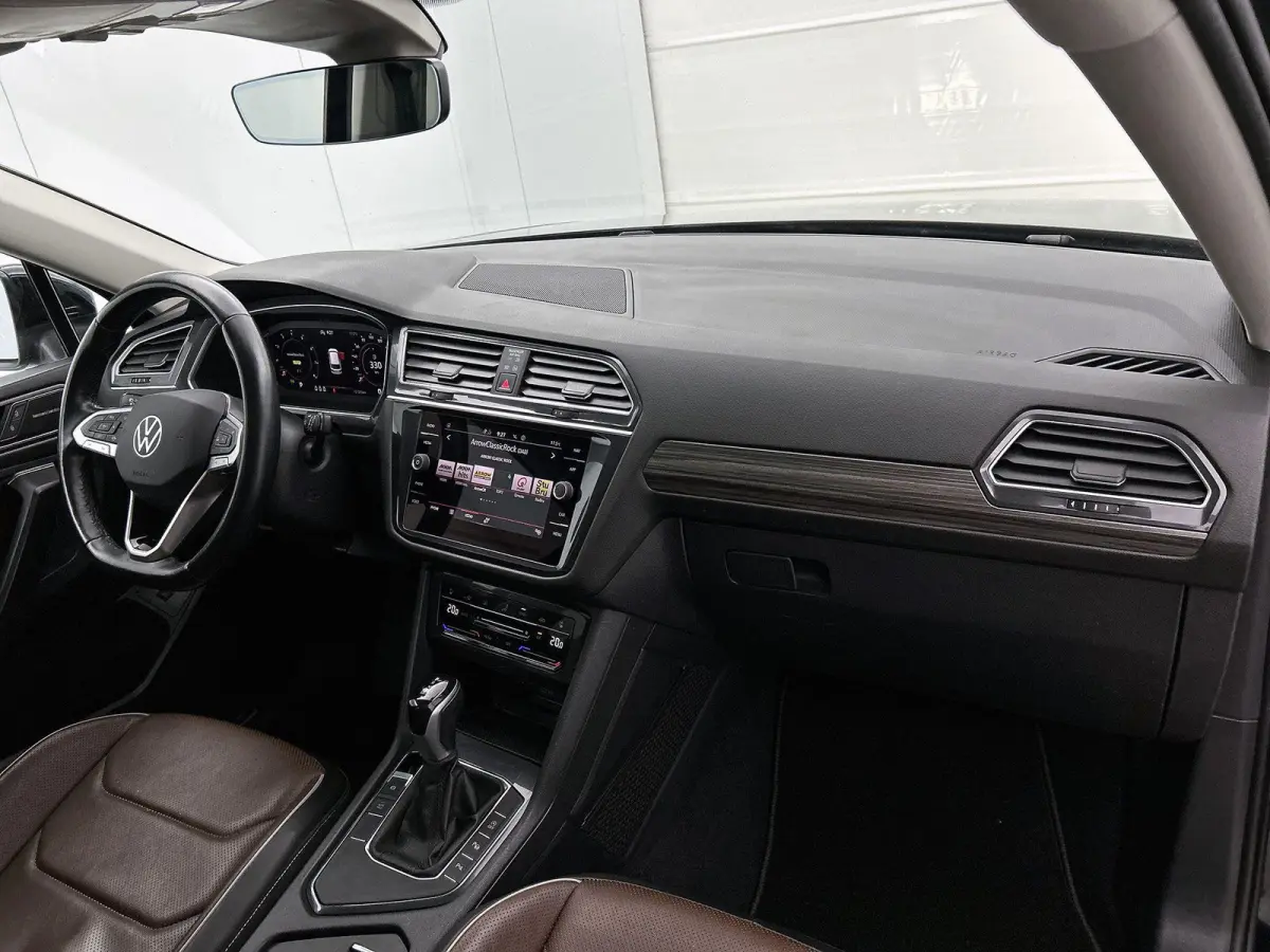 1.5 TSI DSG Life Business | Panoramadak | Harman / Kardon | Achteruitrijcamera | Lederen Bekleding | Stoelverwarming | Lichtmetalen Velgen |