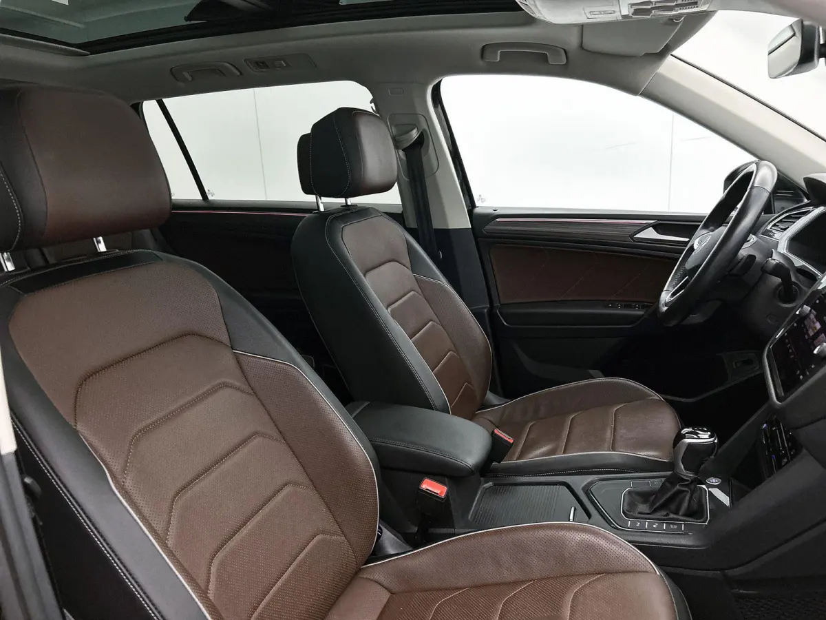 1.5 TSI DSG Life Business | Panoramadak | Harman / Kardon | Achteruitrijcamera | Lederen Bekleding | Stoelverwarming | Lichtmetalen Velgen |