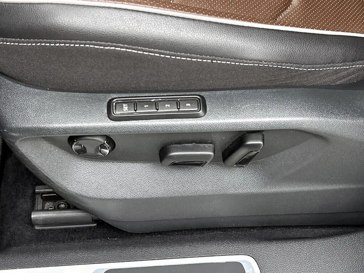 1.5 TSI DSG Life Business | Panoramadak | Harman / Kardon | Achteruitrijcamera | Lederen Bekleding | Stoelverwarming | Lichtmetalen Velgen |