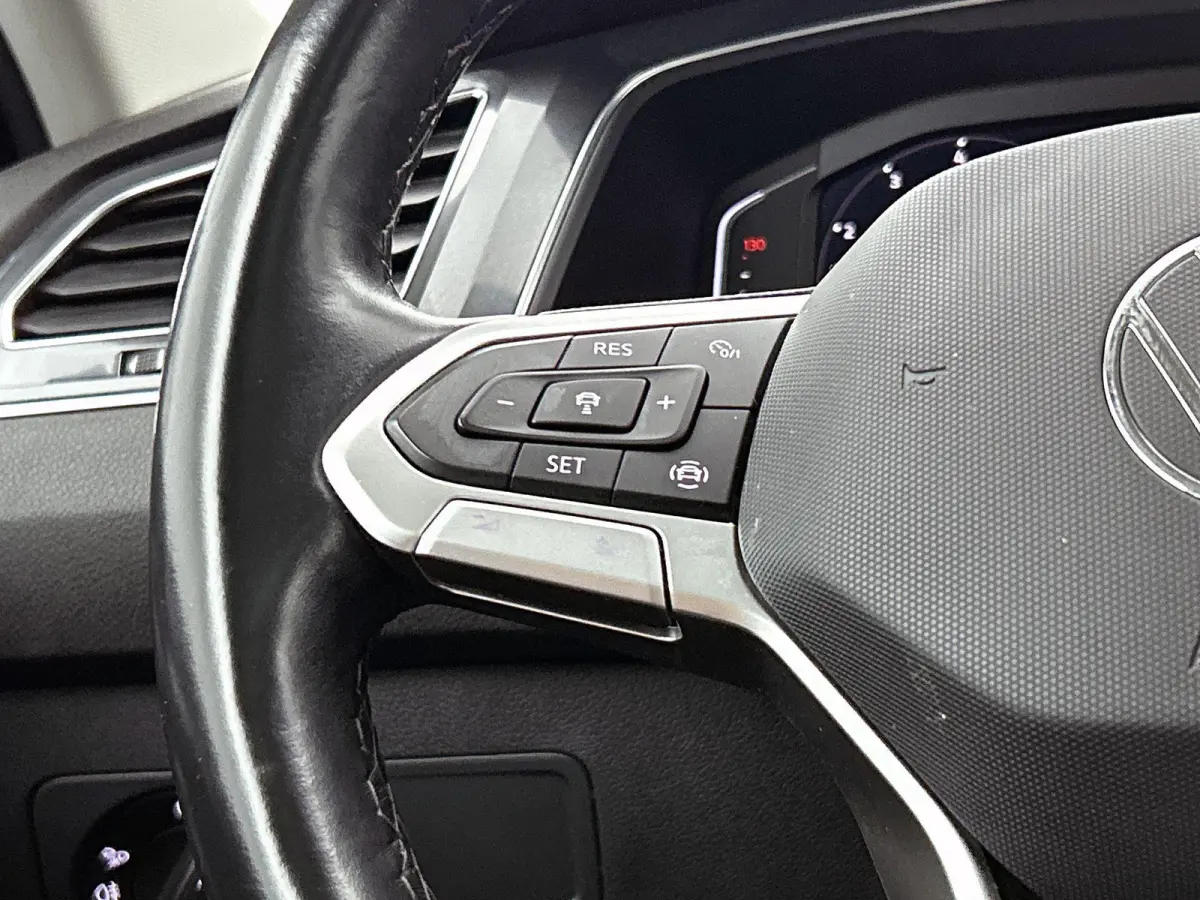 1.5 TSI DSG Life Business | Panoramadak | Harman / Kardon | Achteruitrijcamera | Lederen Bekleding | Stoelverwarming | Lichtmetalen Velgen |