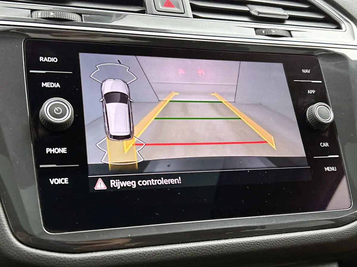 1.5 TSI DSG Life Business | Panoramadak | Harman / Kardon | Achteruitrijcamera | Lederen Bekleding | Stoelverwarming | Lichtmetalen Velgen |