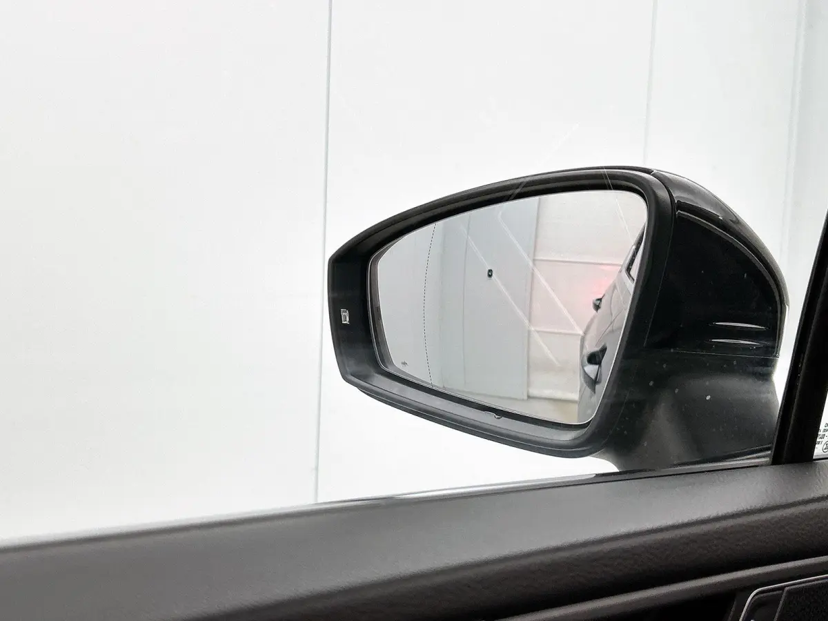 1.5 TSI DSG Life Business | Panoramadak | Harman / Kardon | Achteruitrijcamera | Lederen Bekleding | Stoelverwarming | Lichtmetalen Velgen |