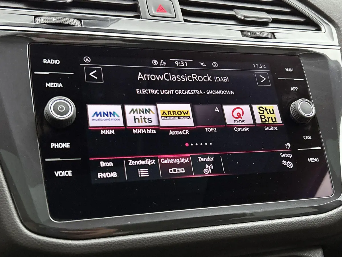 1.5 TSI DSG Life Business | Panoramadak | Harman / Kardon | Achteruitrijcamera | Lederen Bekleding | Stoelverwarming | Lichtmetalen Velgen |