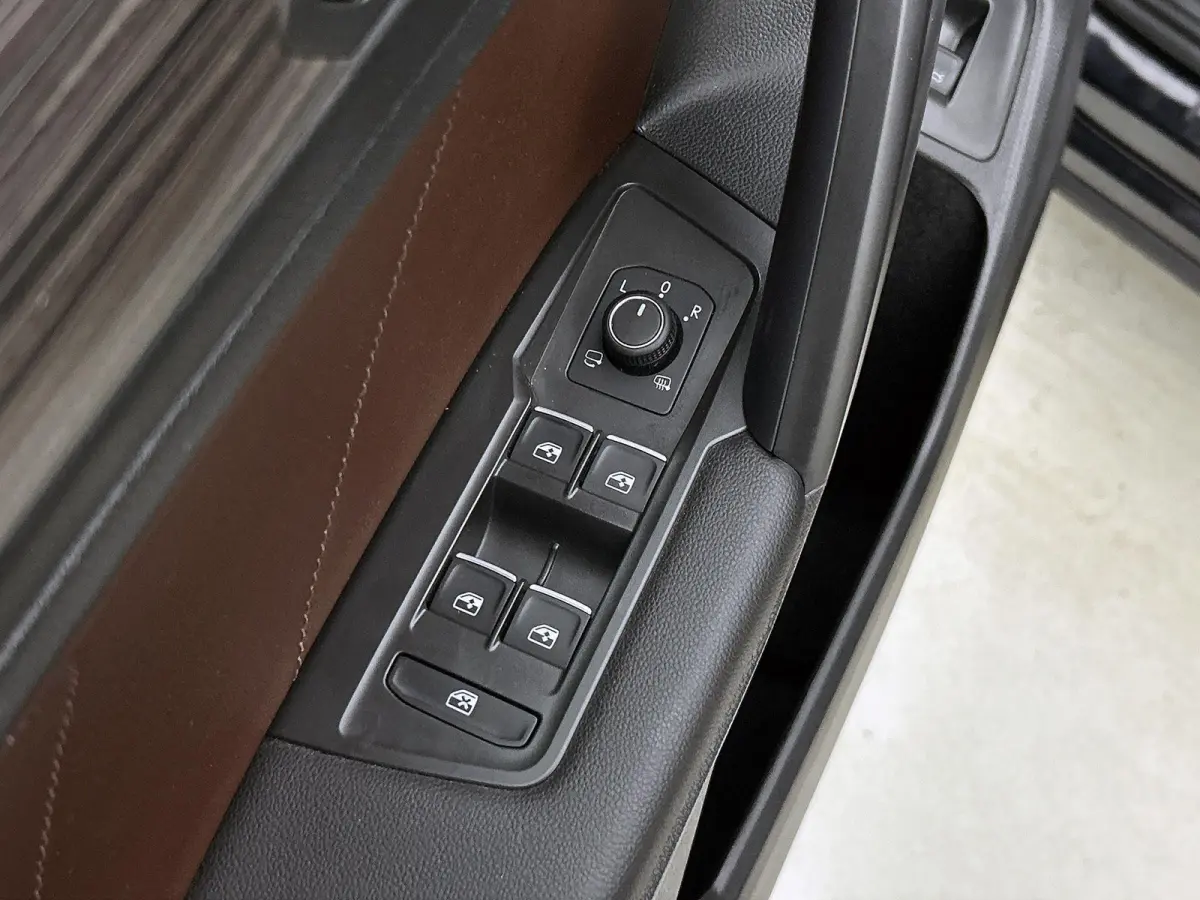 1.5 TSI DSG Life Business | Panoramadak | Harman / Kardon | Achteruitrijcamera | Lederen Bekleding | Stoelverwarming | Lichtmetalen Velgen |