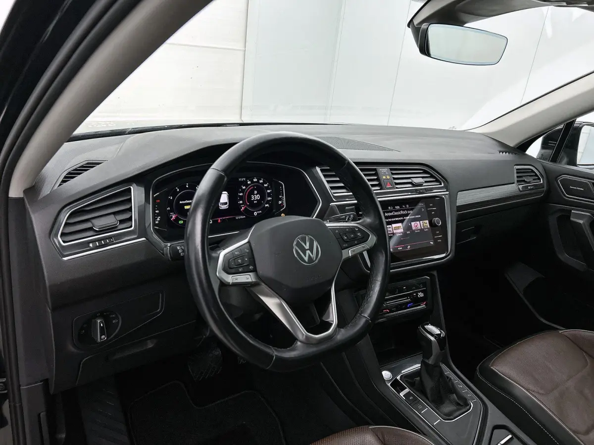 1.5 TSI DSG Life Business | Panoramadak | Harman / Kardon | Achteruitrijcamera | Lederen Bekleding | Stoelverwarming | Lichtmetalen Velgen |