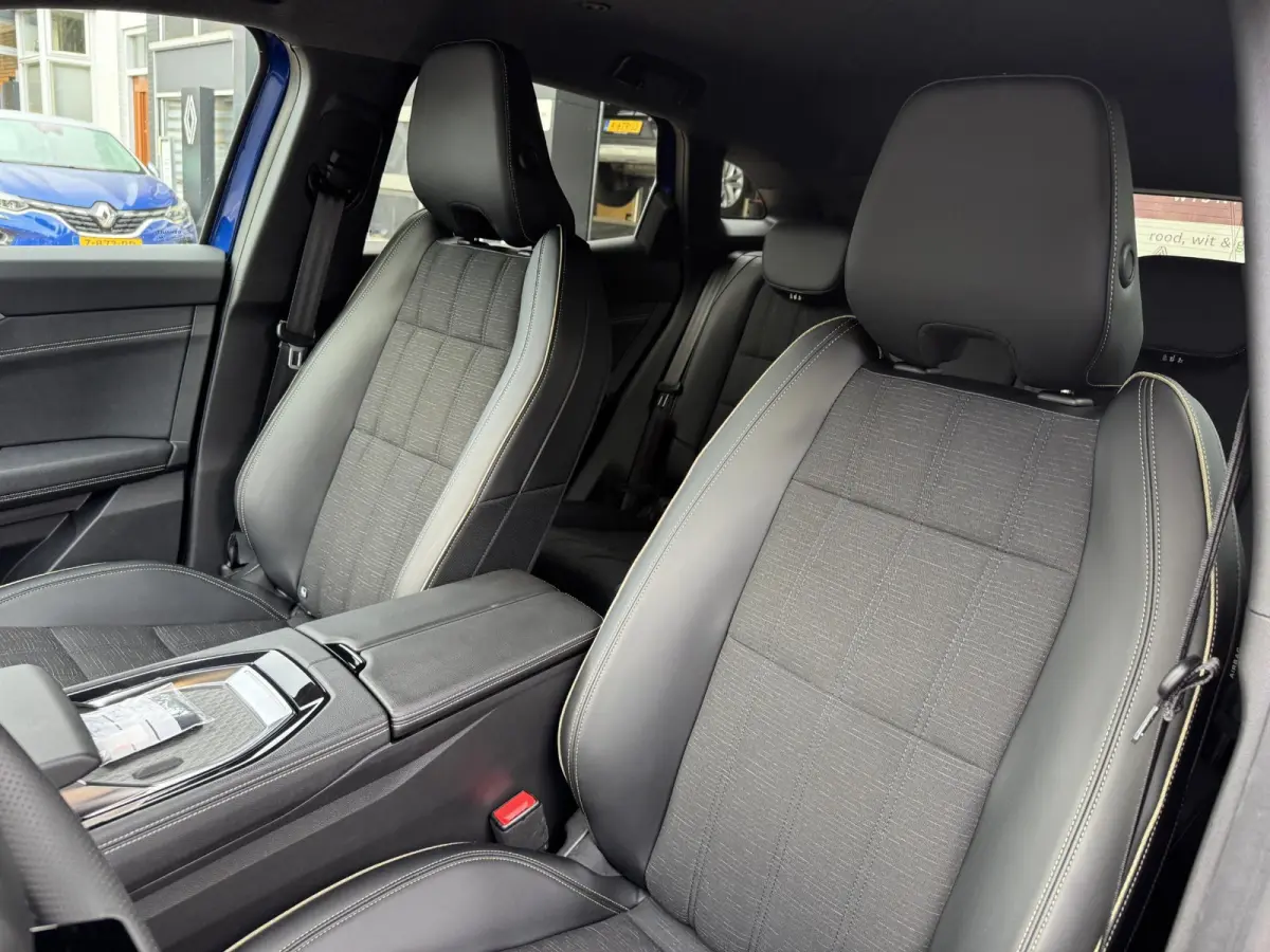 1.2 E-Tech full hybrid 200 iconic