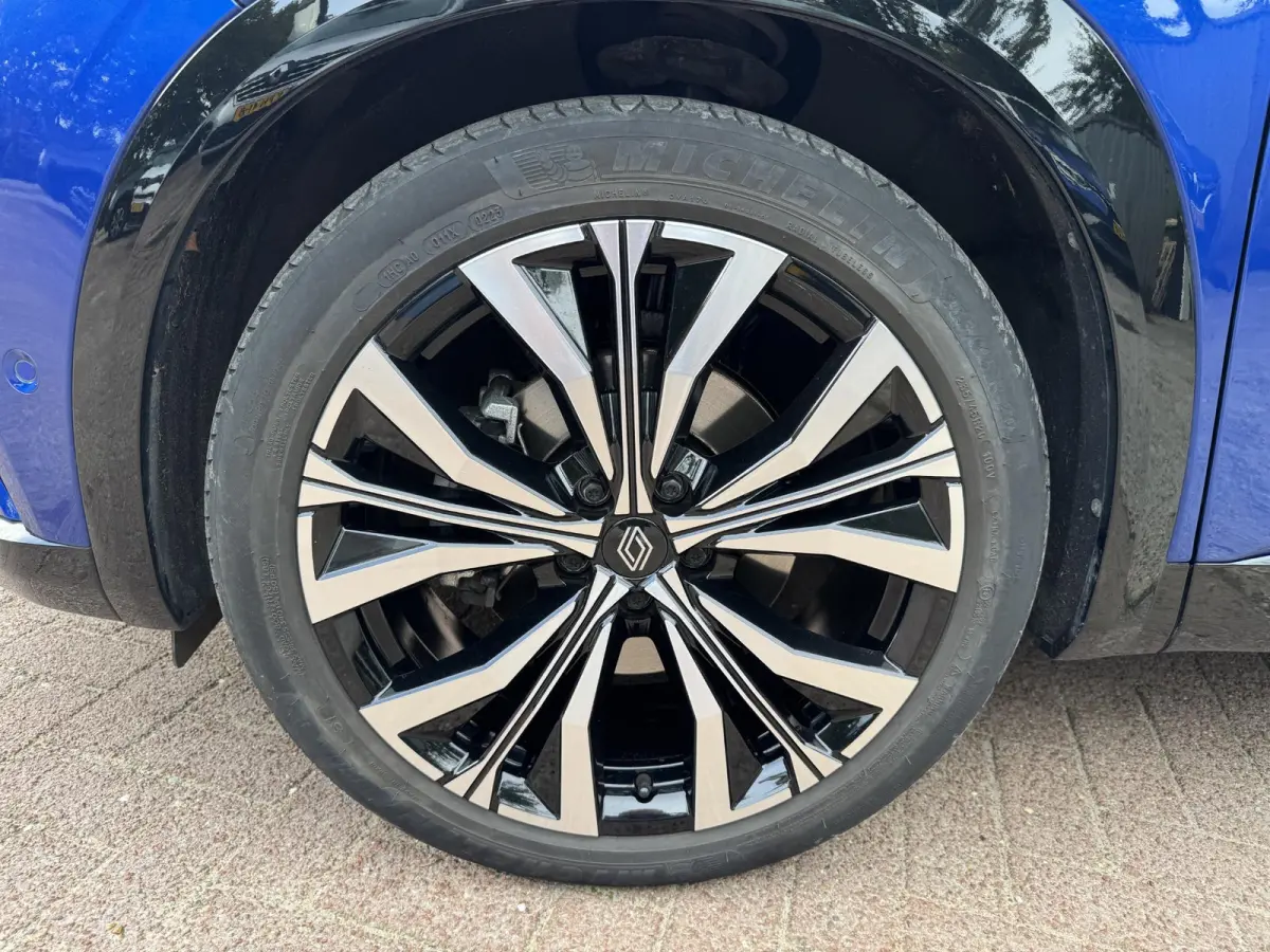 1.2 E-Tech full hybrid 200 iconic