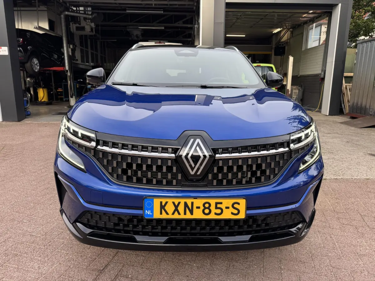1.2 E-Tech full hybrid 200 iconic