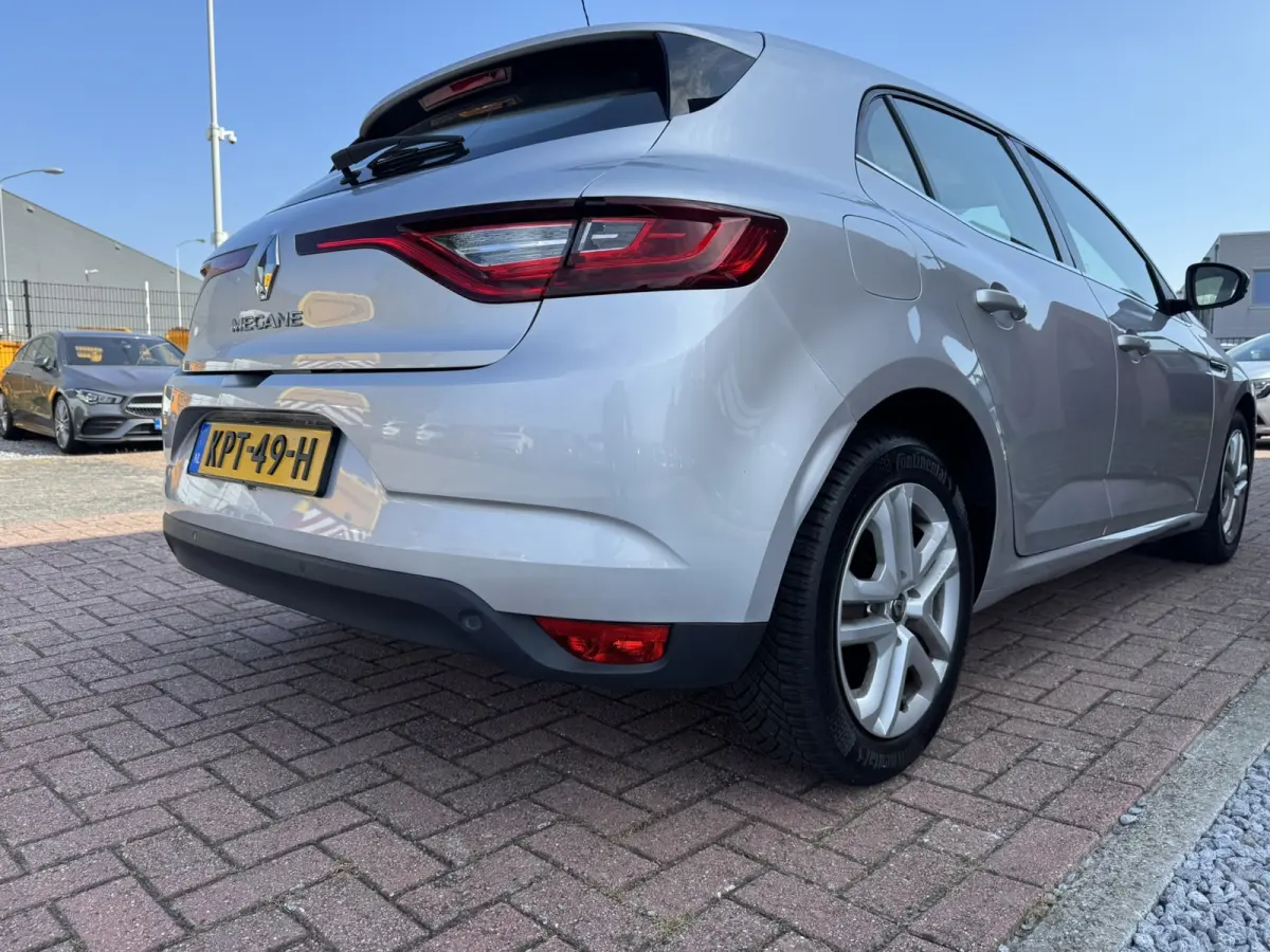 1.5 Blue dCi Limited, Euro 6, Apple Carplay, PDC,